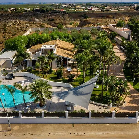 Jolie Villa