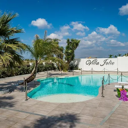 Jolie Villa